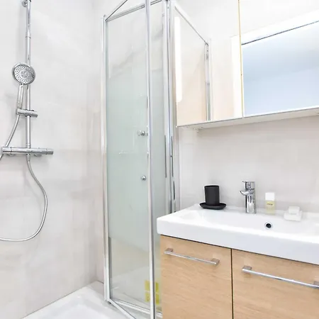 1bdr Bastille Apartment Paris